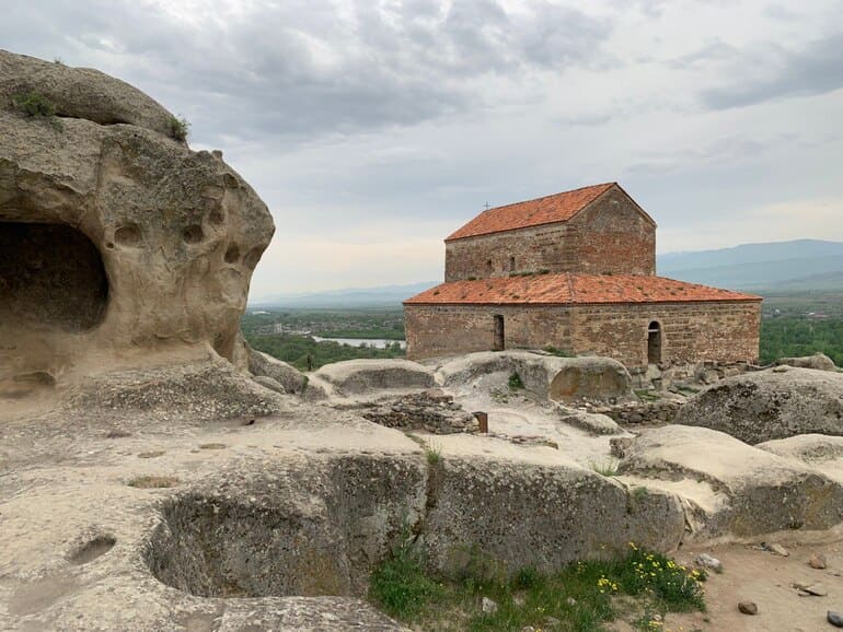 travel by rental car to Uplistsikhe Uplistsikhe Georgia by car